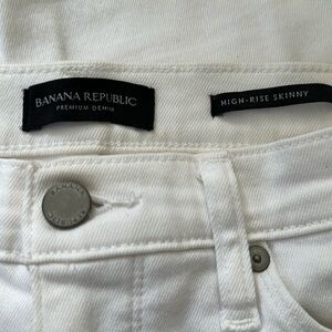 Banana Republic sz 29 high rise skinny white jeans frayed edges